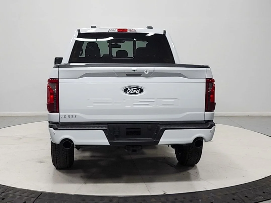 New 2026 Oxford White Ford XLT image 7