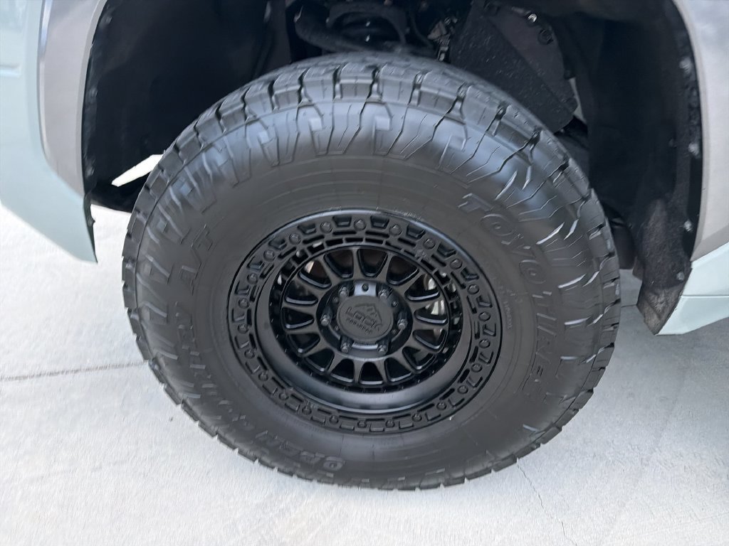 2024 Toyota Tundra Limited - Photo 32