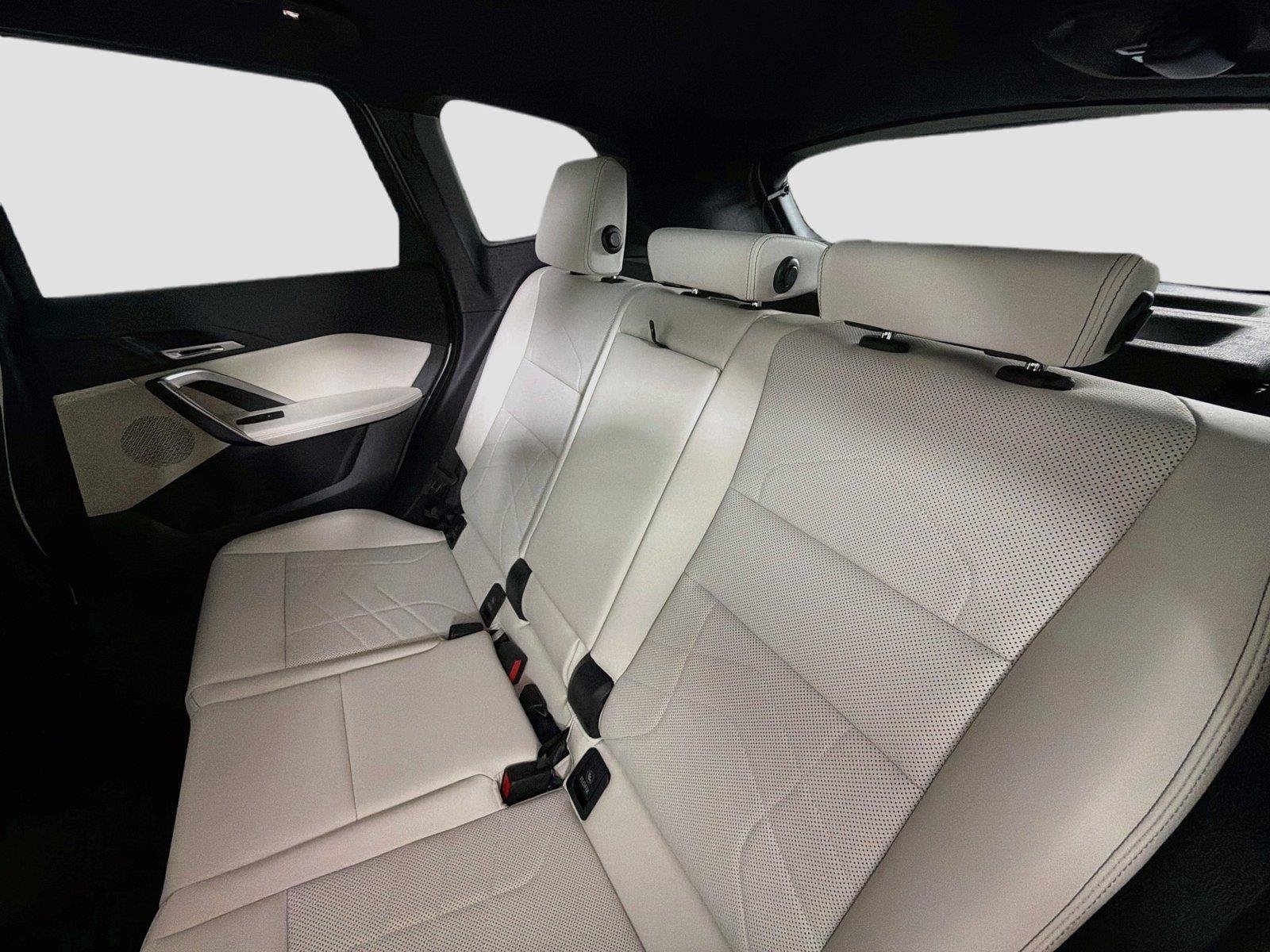 New 2026 Alpine White BMW xDrive28i image 25