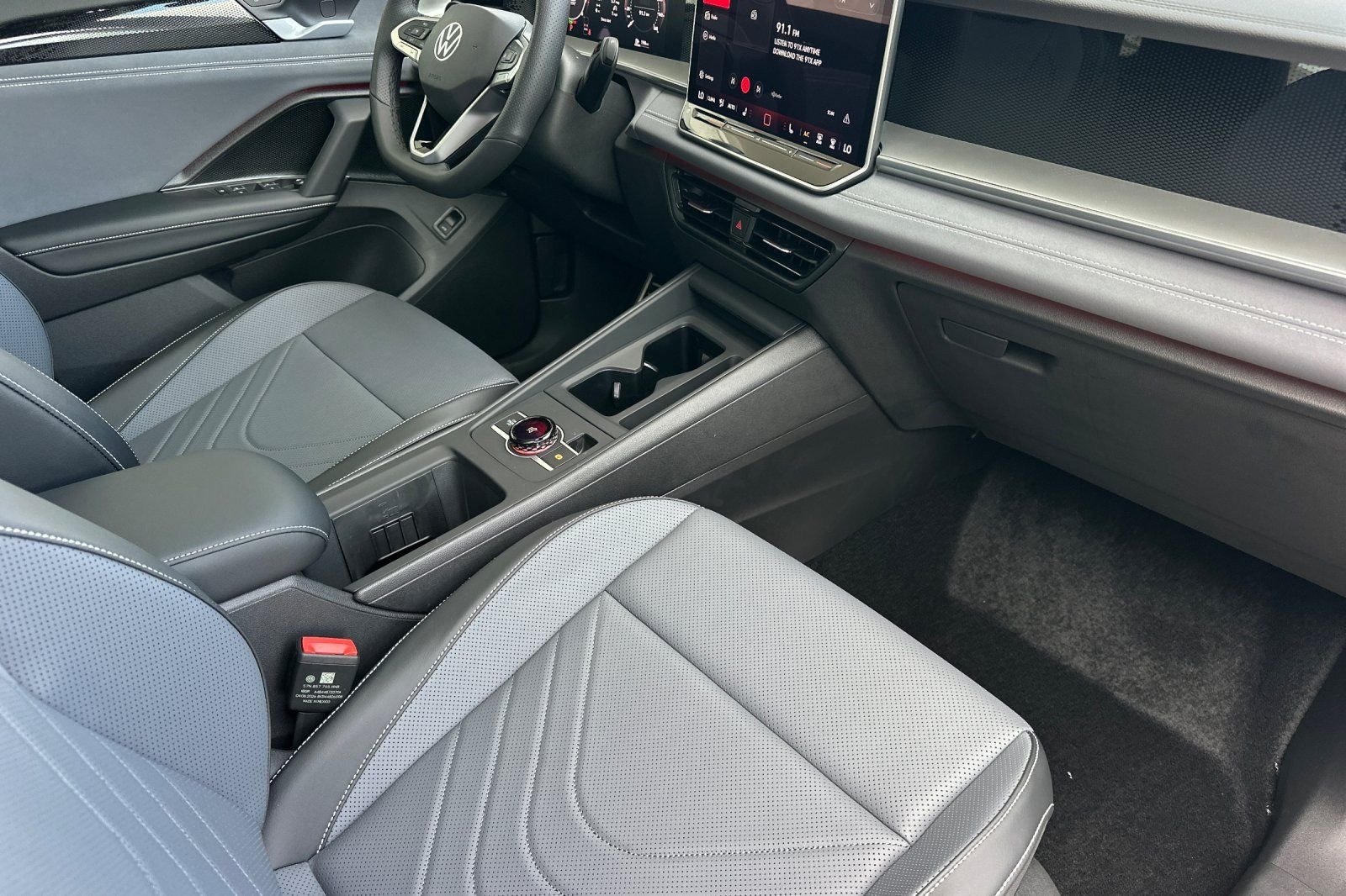 New 2026  Volkswagen 2.0T SE R-Line Black image 16