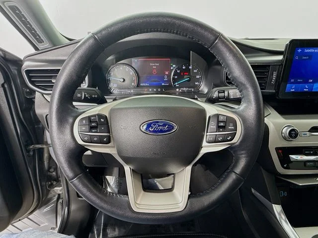 Used 2022 Gray Ford XLT image 11
