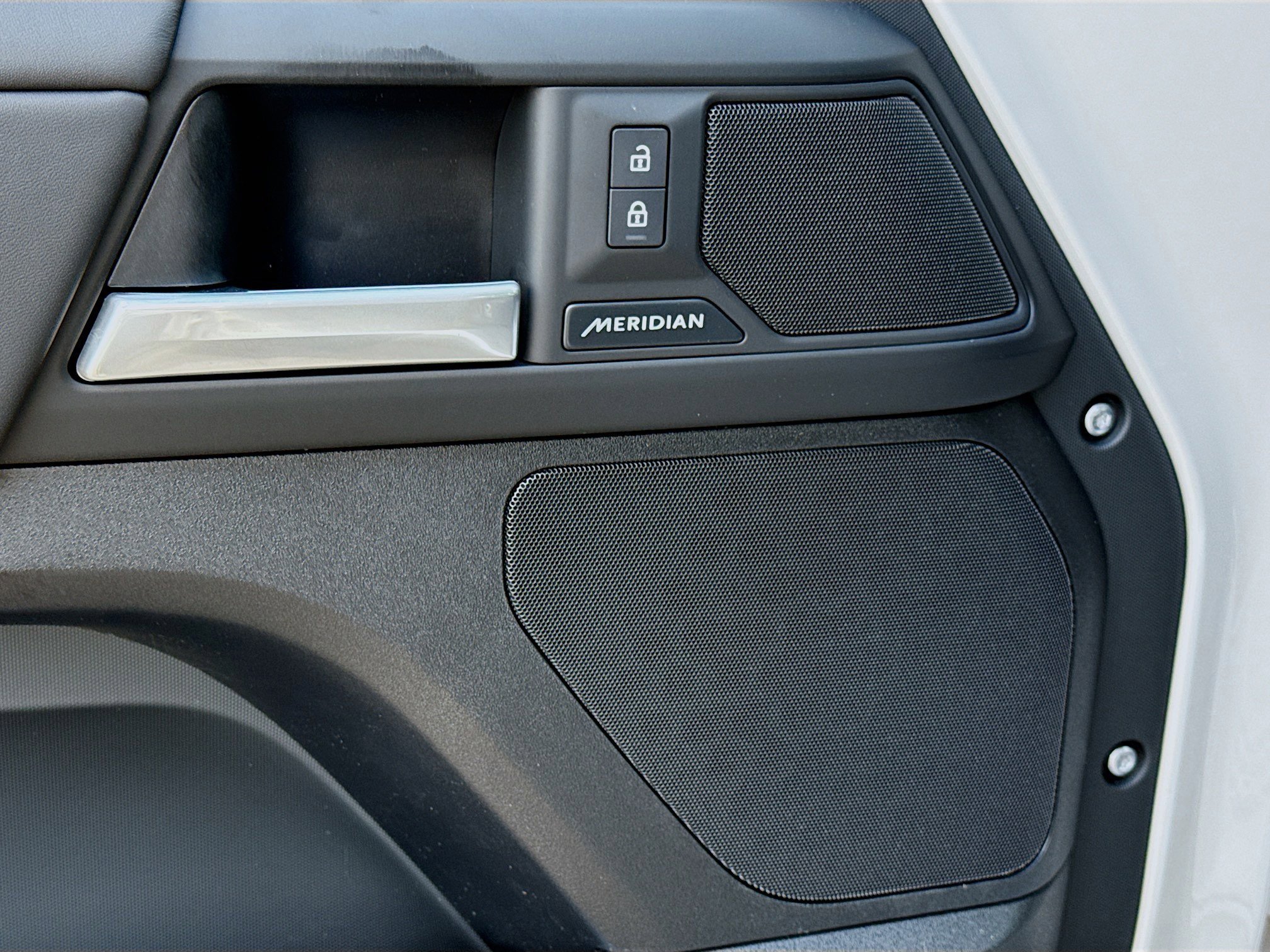 2026 Land Rover Defender S - Photo 25