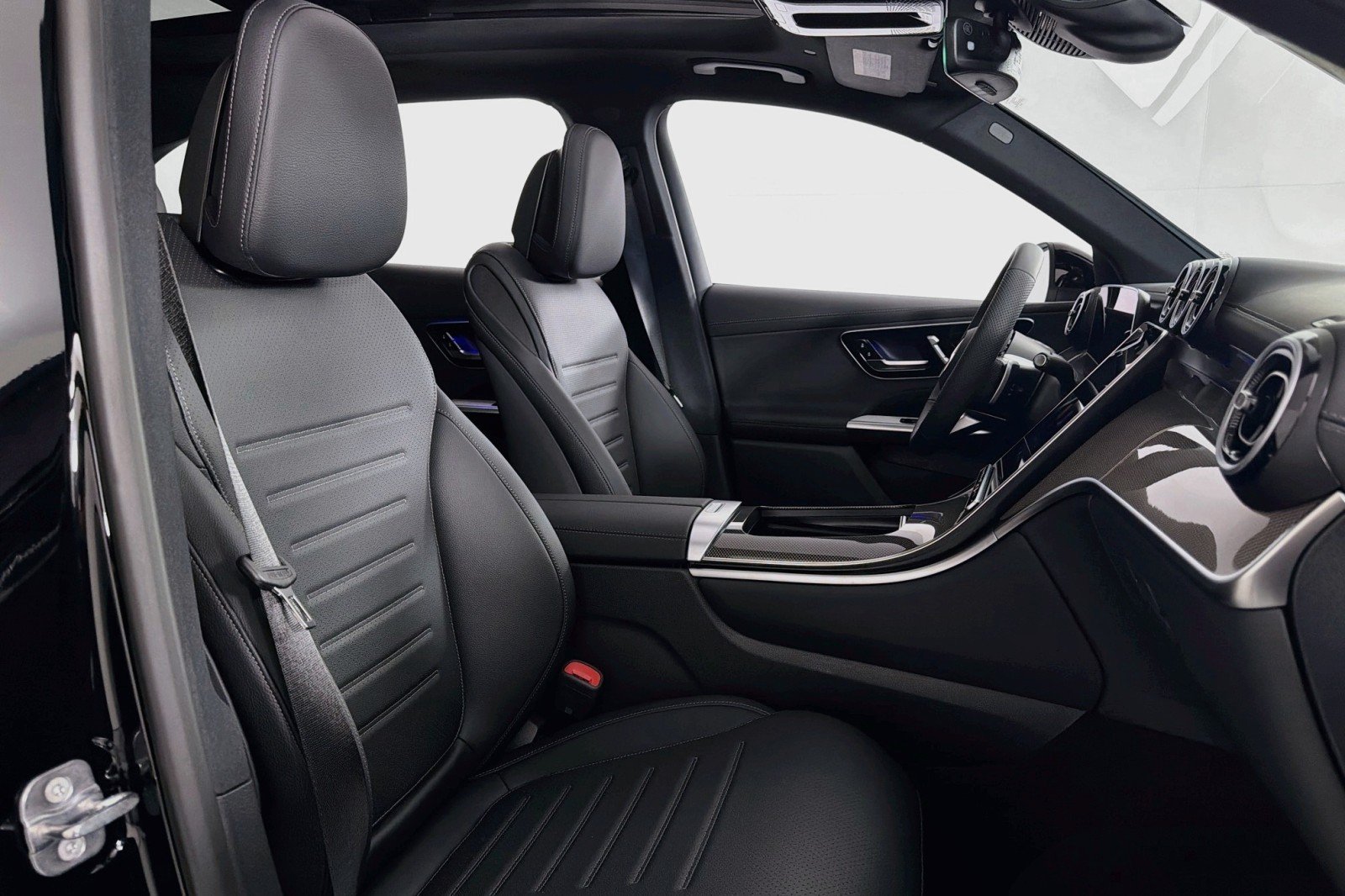 New 2026 Black Mercedes-Benz GLC 300 SUV image 6