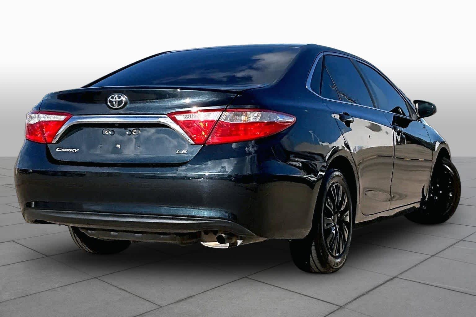 Used 2015 Cosmic Gray Mica Toyota LE image 13