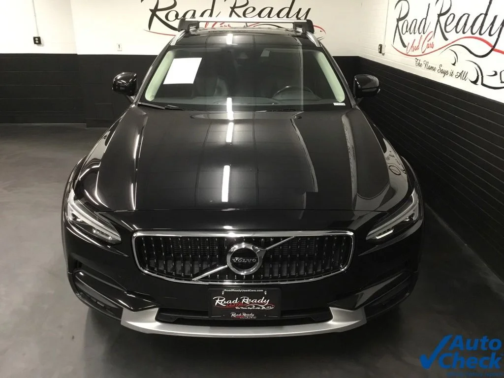 Used 2020 Black Volvo T6 AWD image 4