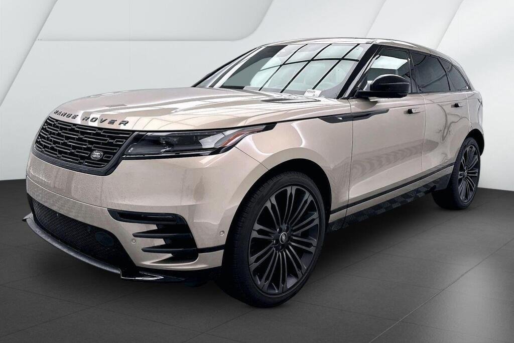 New 2026 Batumi Gold Premium Metallic Land Rover Dynamic SE image 3