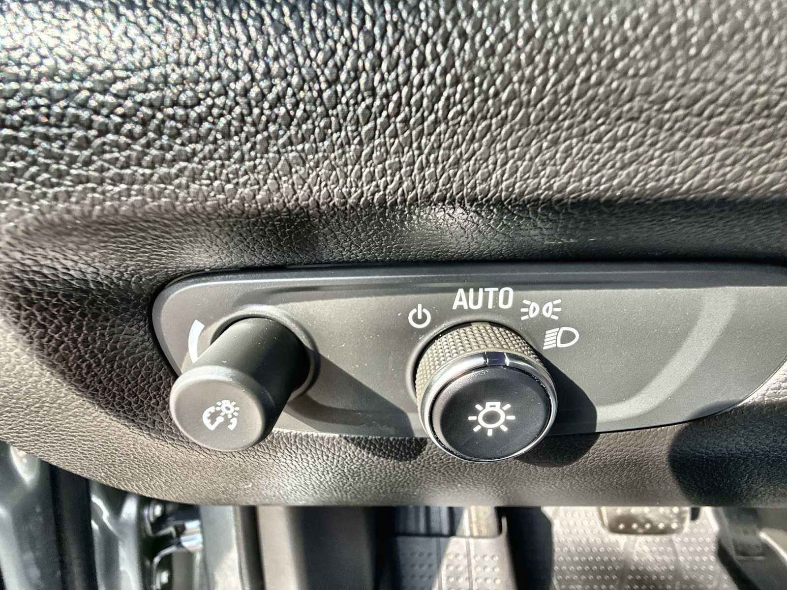 2023 Chevrolet Traverse 1LT - Photo 17