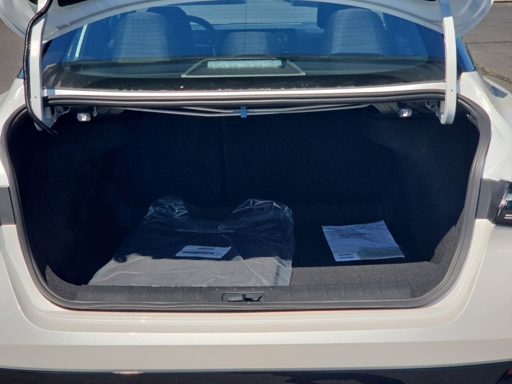 New 2026 Aspen White TriCoat / Super Black Two-tone Nissan SR image 26