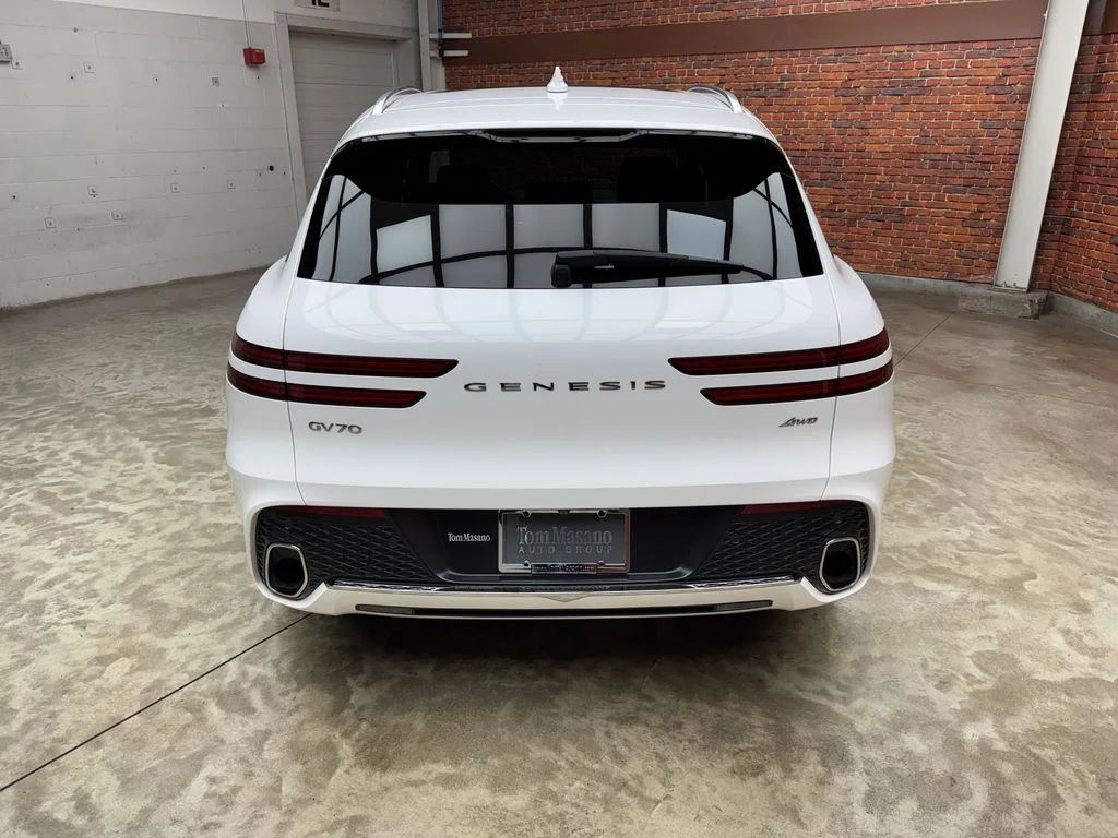 Used 2022 White Genesis 2.5T image 4