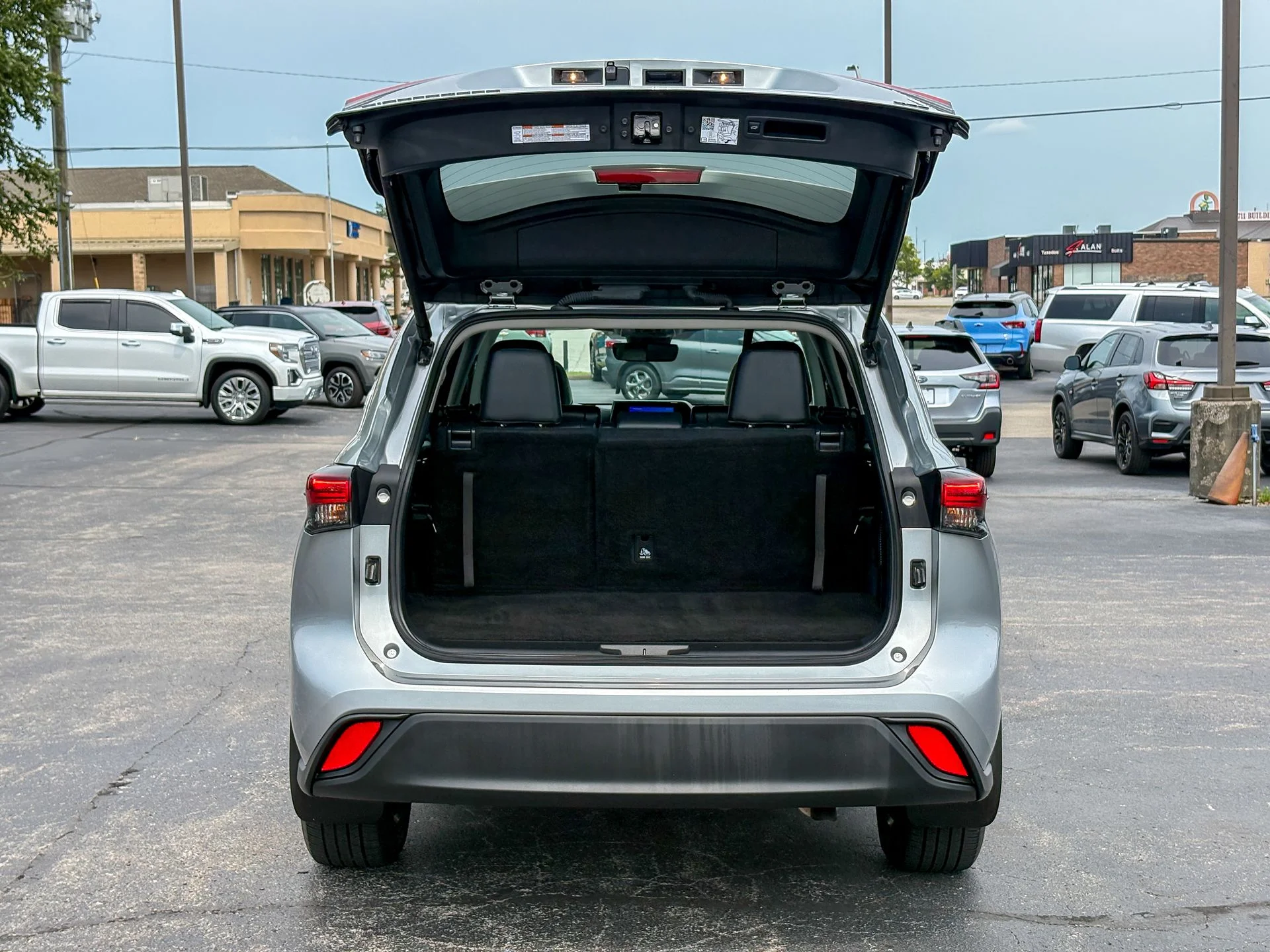 Used 2024 Silver Toyota XLE image 39