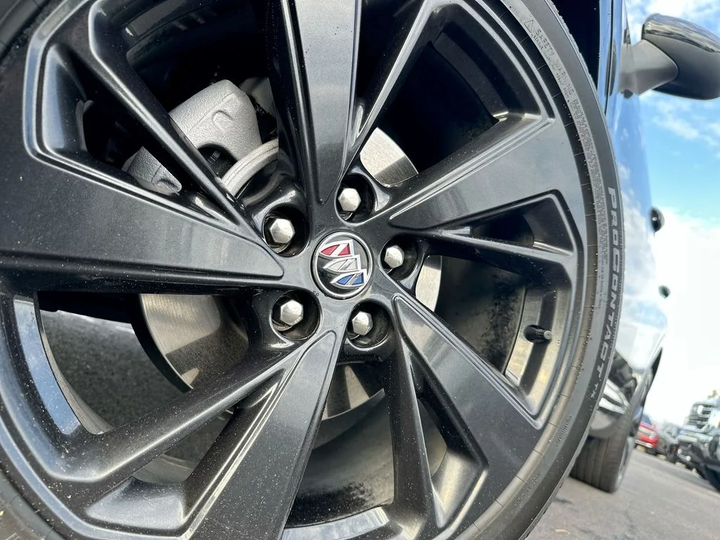 Used 2023 Black Buick Essence image 17