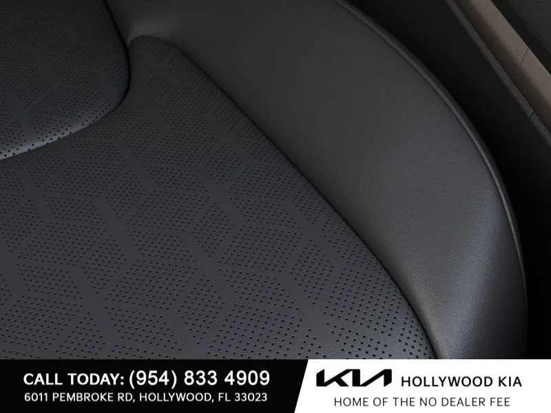 New 2027 Ceramic Silver Kia LXS image 24
