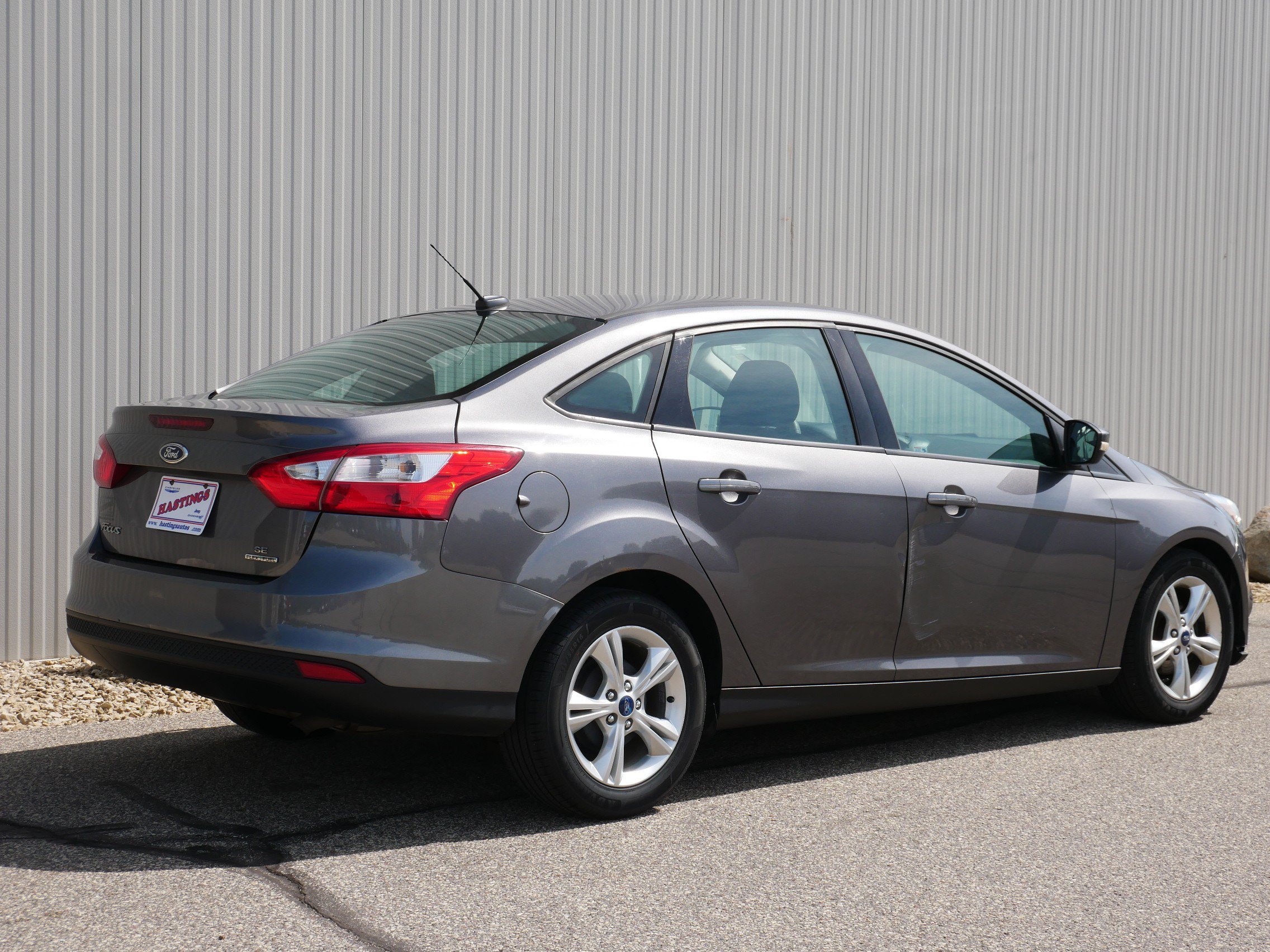 Used 2013 Gray Ford SE image 5