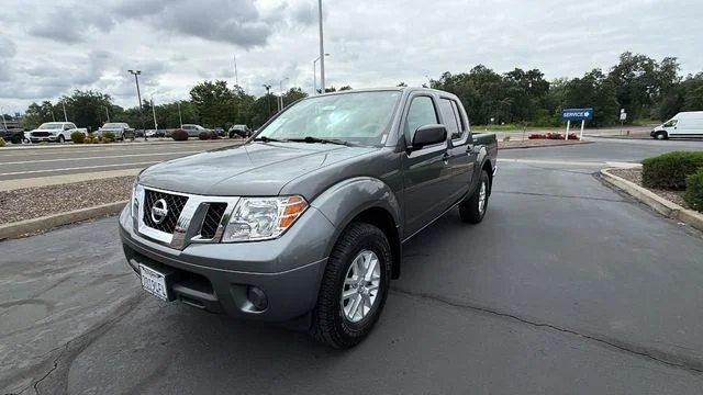 2021 Nissan Frontier SV Crew Cab 4X4 SWB's photo