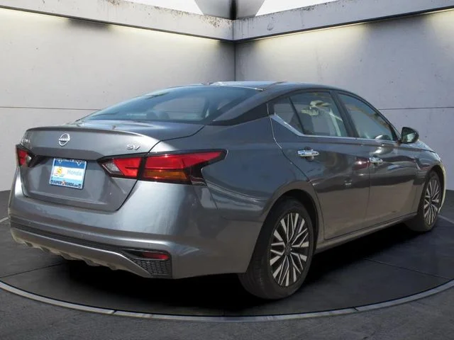 Used 2024 Gun Metallic Nissan 2.5 SV image 5