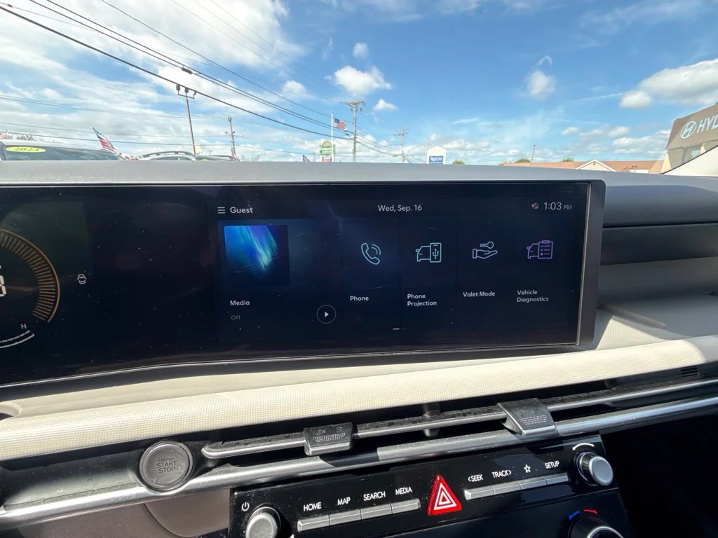 Used 2025 Gray Hyundai SEL image 22