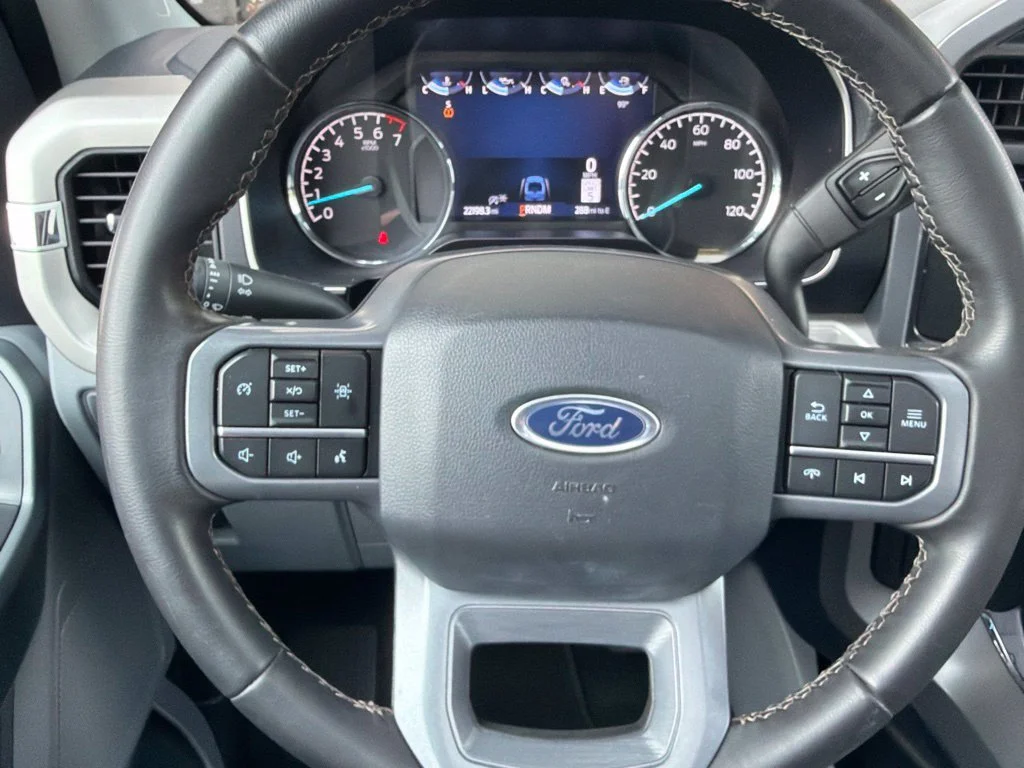 Used 2023 Agate Black Metallic Ford XLT image 22