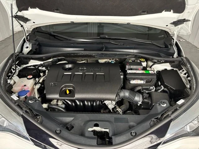 Used 2022 Pearl Toyota XLE image 26