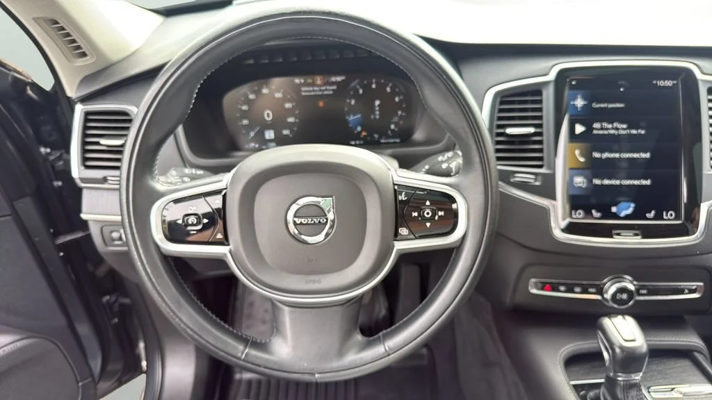 Used 2020 Gray Volvo T6 Momentum 7 Passenger image 10