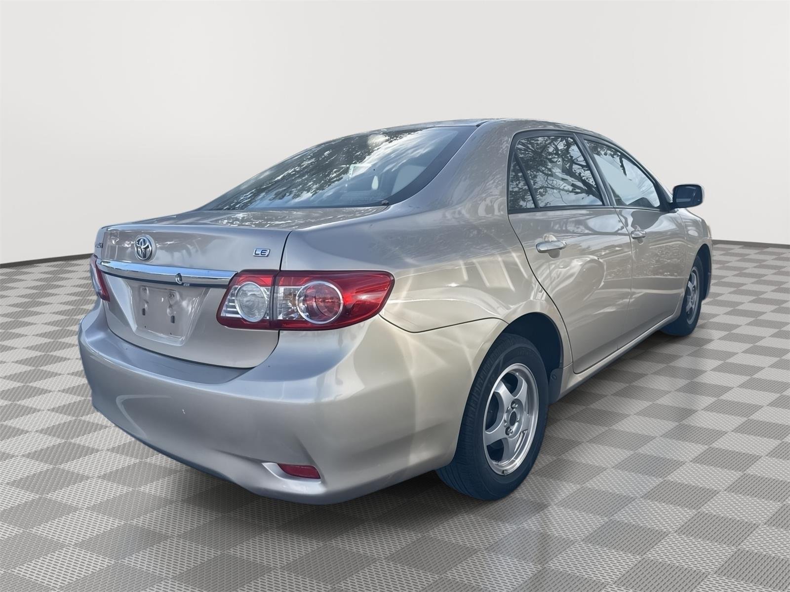 Used 2011 Sandy Beach Metallic Toyota LE image 14