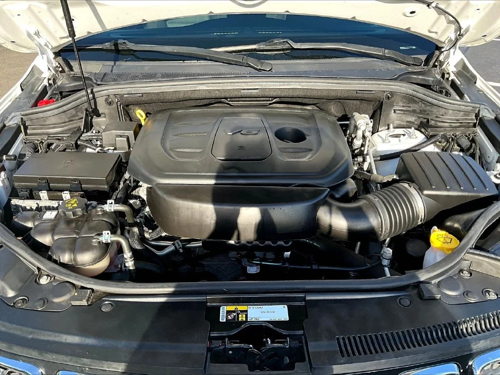 Used 2021 White Jeep Laredo E image 31