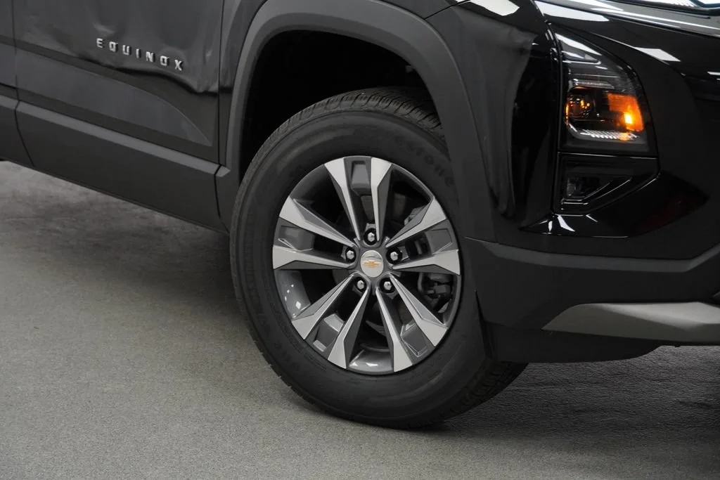 New 2026 Mosaic Black Metallic Chevrolet LT image 9