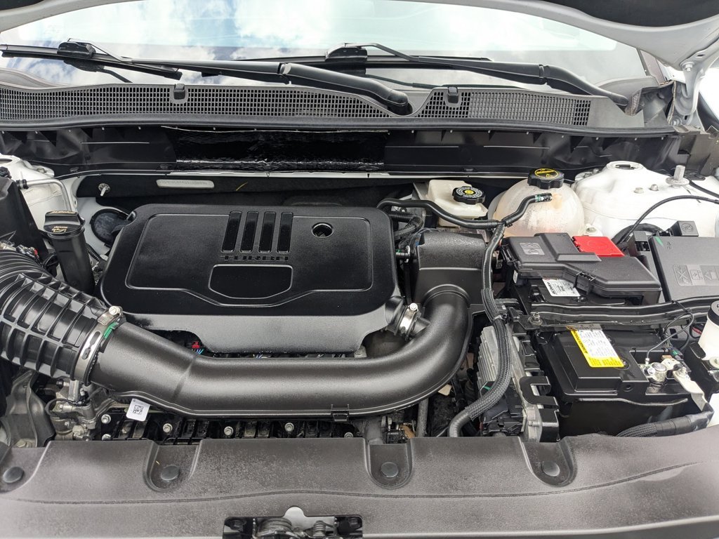 Used 2025 Summit White Chevrolet LT image 30