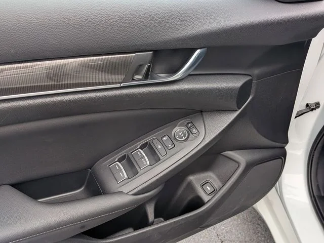 Used 2022  Honda Sport image 13