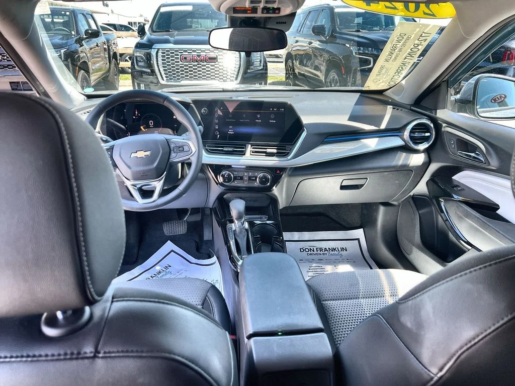 Used 2024 Gray Chevrolet LT image 20