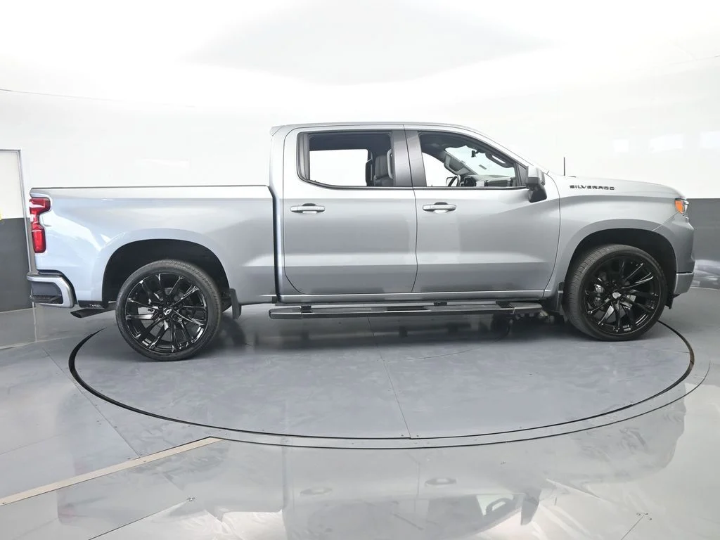 Used 2025 Sterling Gray Metallic Chevrolet LTZ image 6