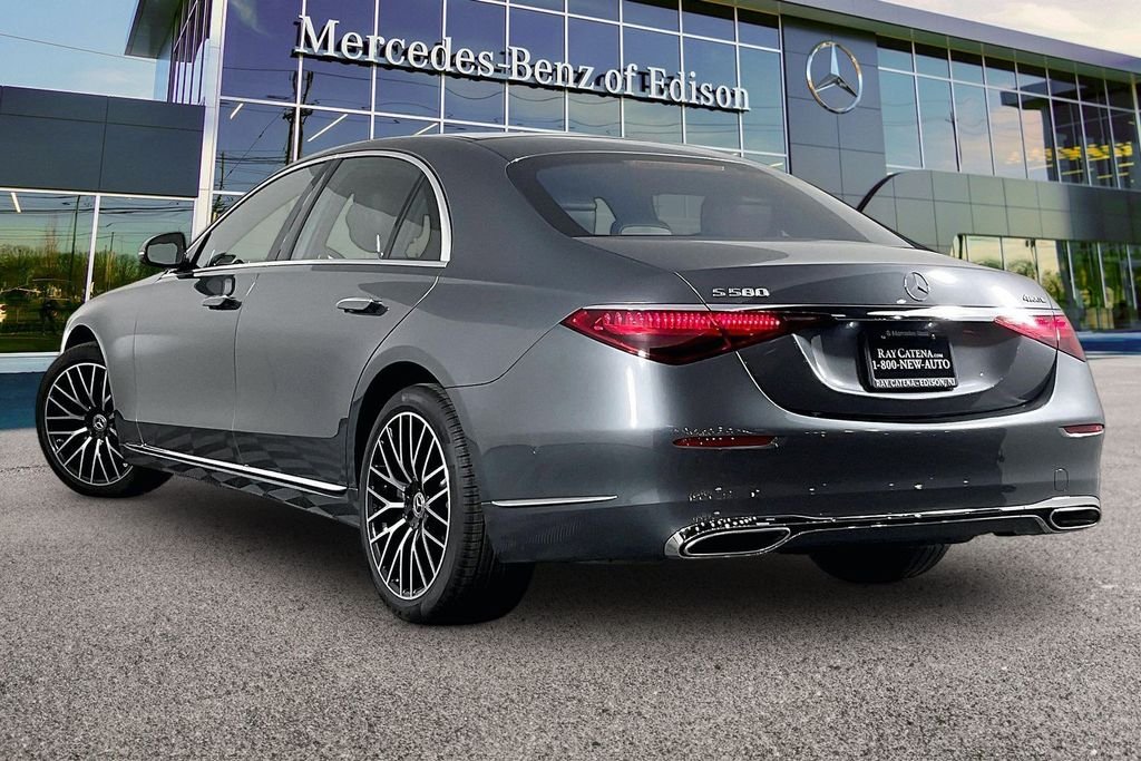 New 2026 Selenite Grey Metallic Mercedes-Benz S 580 image 3