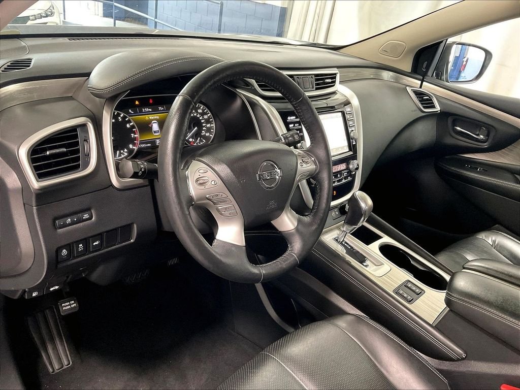 Used 2018 Gray Nissan SL image 8