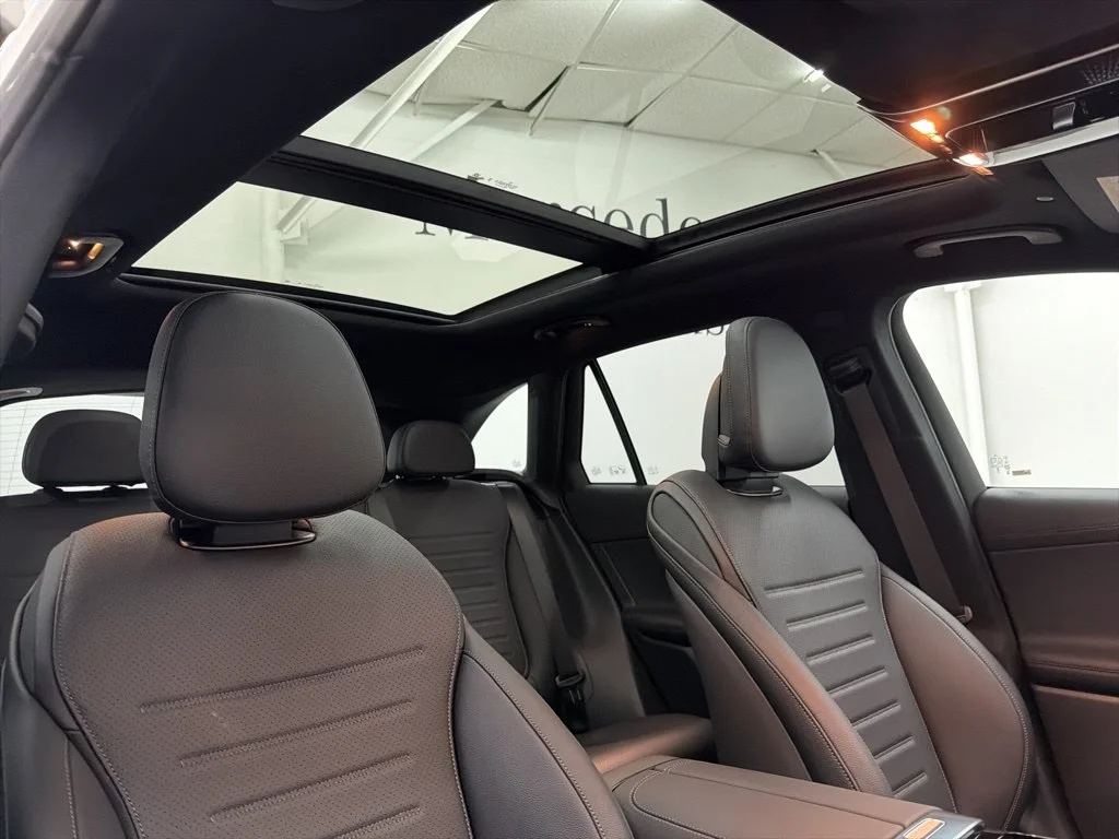 Used 2026 White Mercedes-Benz GLC 300 image 28