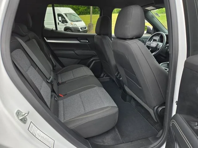 Used 2025 Summit White GMC Elevation image 19