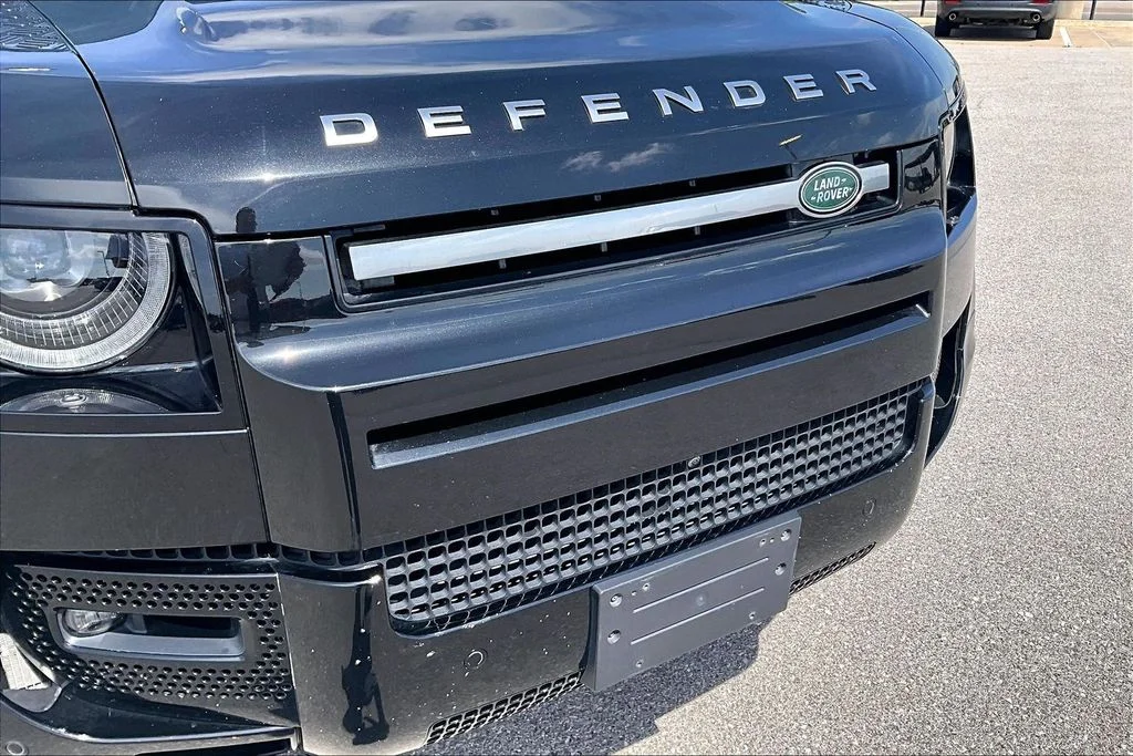 Used 2022 Black Land Rover S image 29