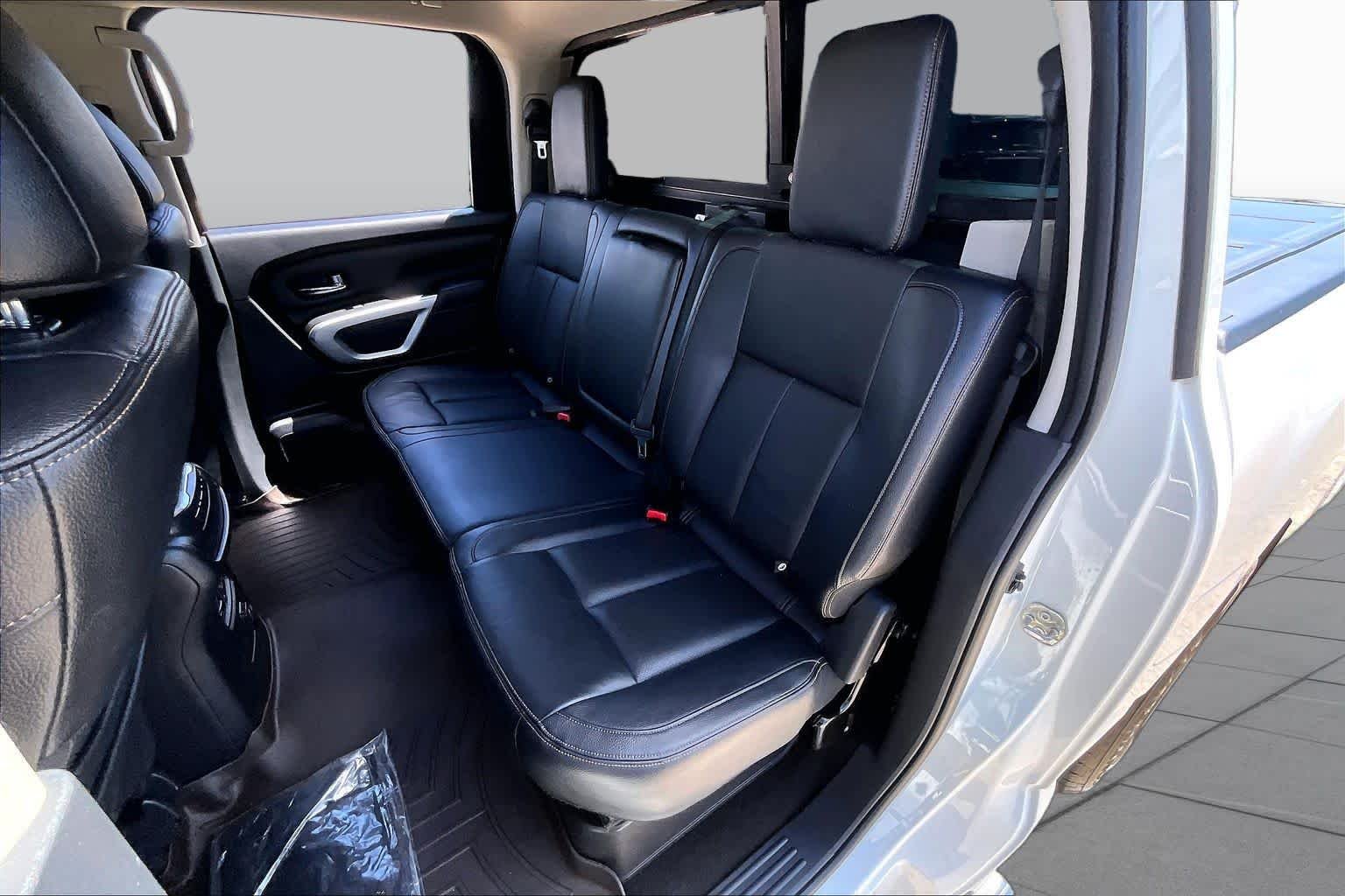Used 2018 Glacier White Nissan SV image 19