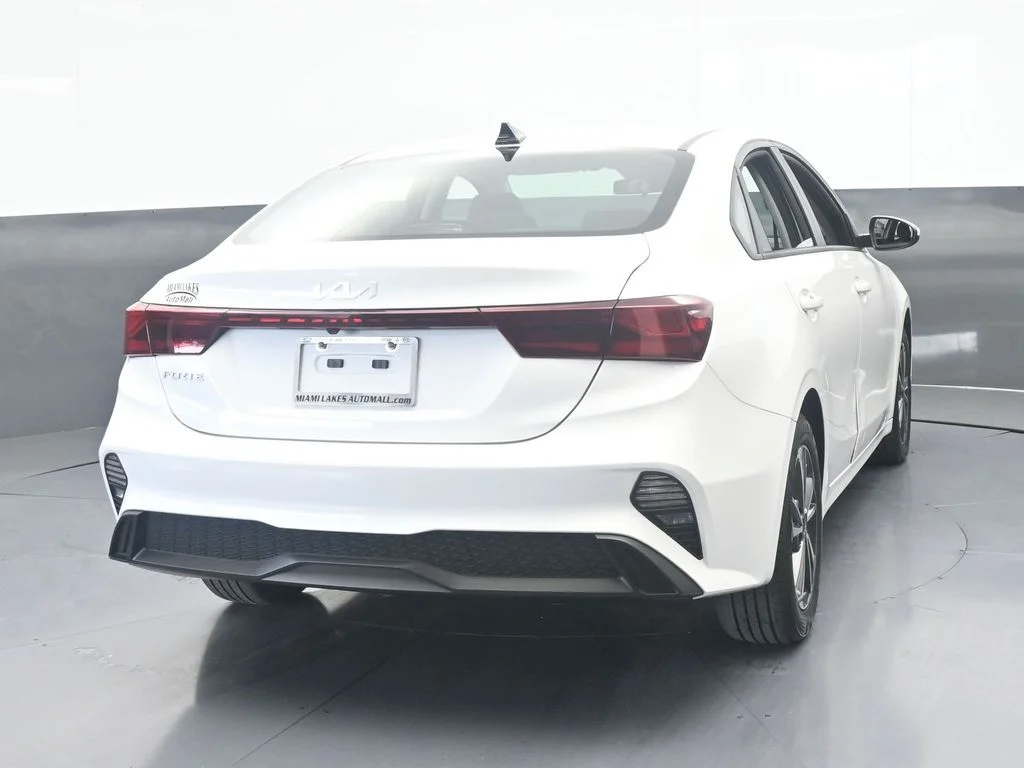 Used 2023 Snow White Pearl Kia LXS image 4