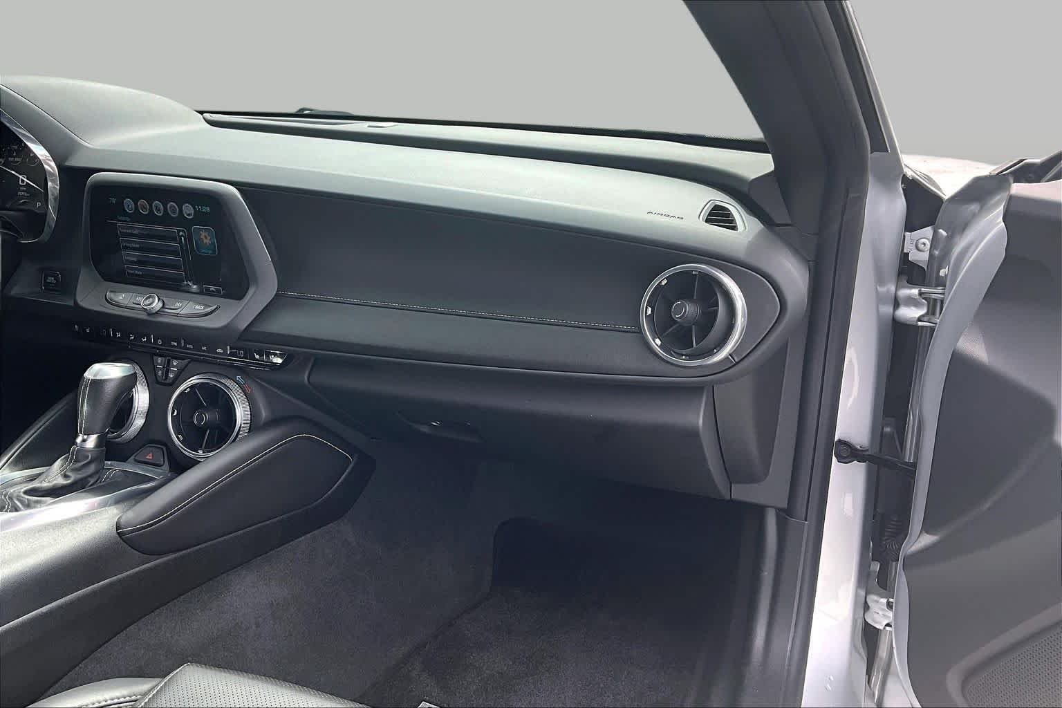 Used 2018 Silver Ice Metallic Chevrolet 2SS image 17