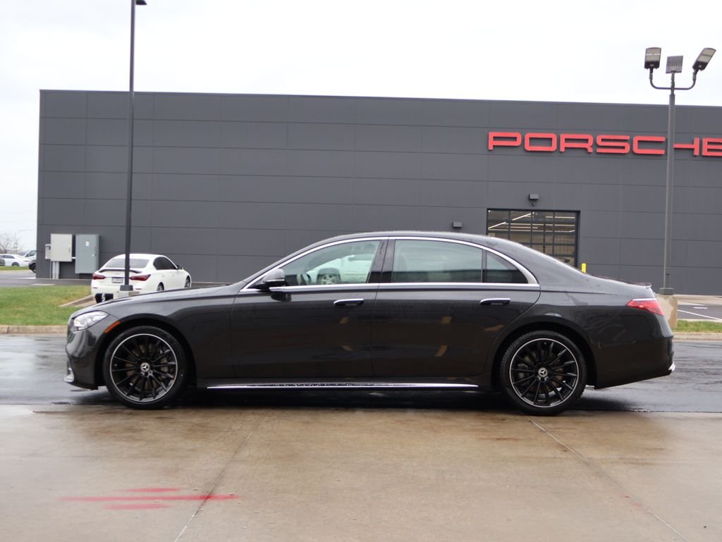 New 2026 Graphite Grey Metallic Mercedes-Benz S 580 image 4