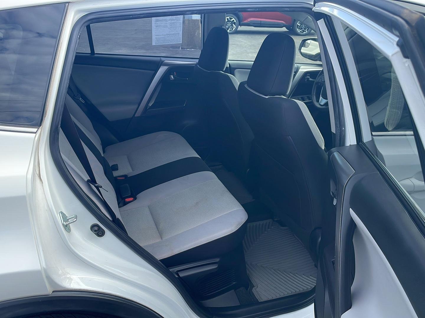 Used 2016 SUPER WHITE TOYOTA TRUCK  image 27