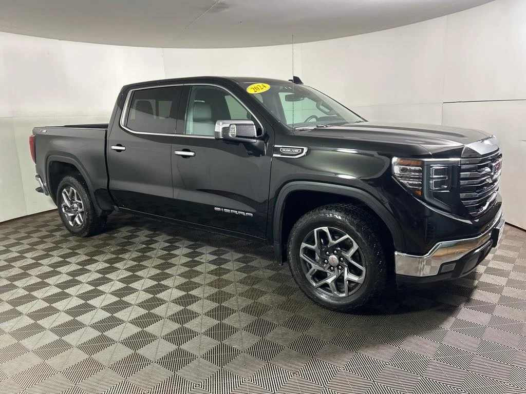 Used 2024 Onyx Black GMC SLT image 7