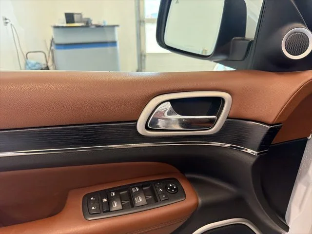Used 2021 White Jeep Summit image 34