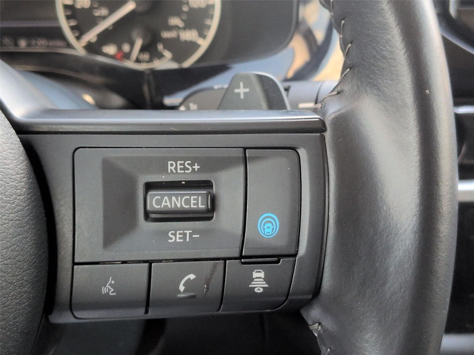 Used 2024  NISSAN SV image 21