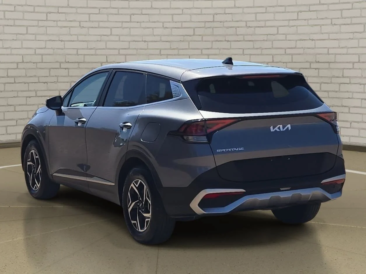 Used 2025 Everlasting Silver Kia LX image 6