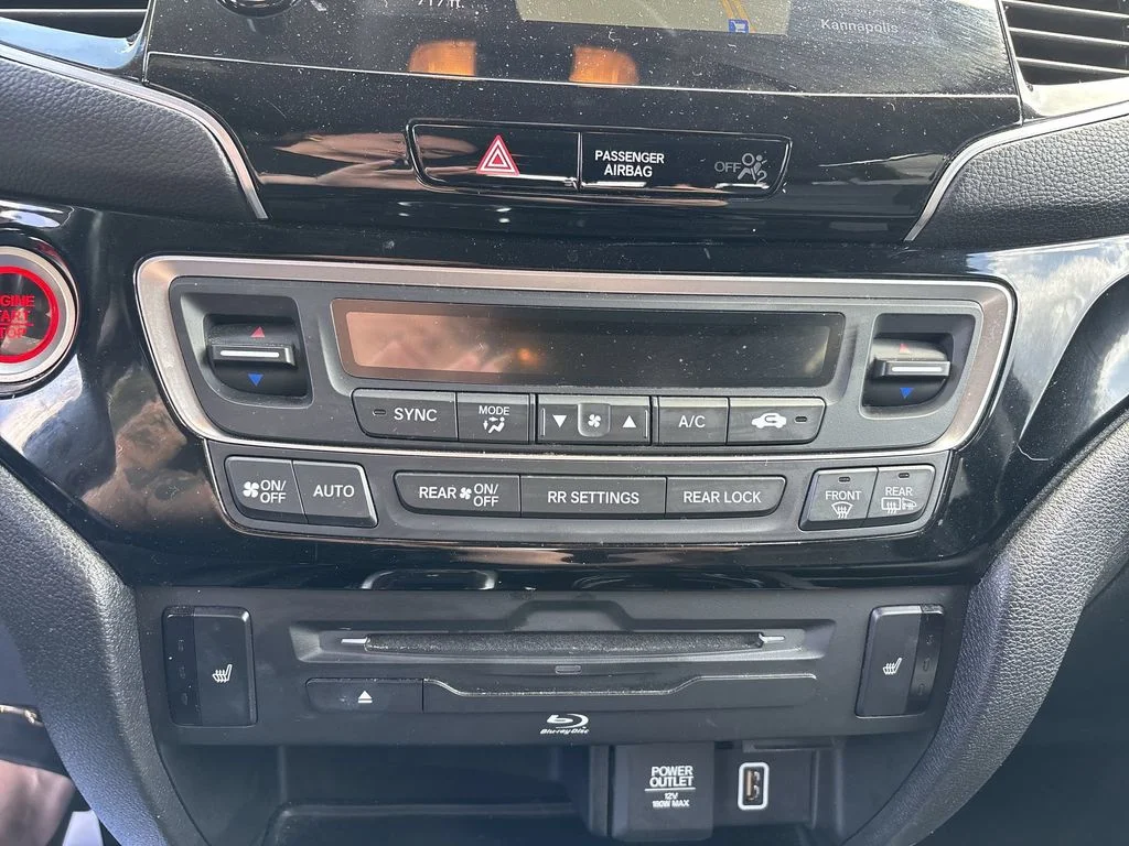 Used 2020  Honda Touring image 17