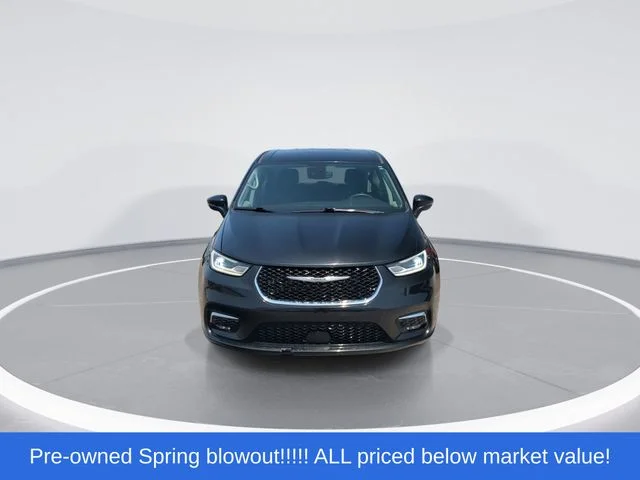 Used 2023 Black Chrysler Touring L image 3