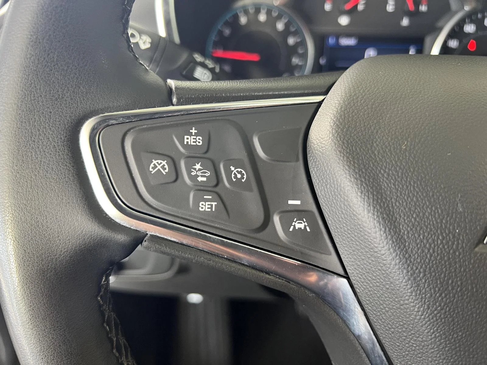 Used 2024 Sterling Gray Metallic Chevrolet LT image 10