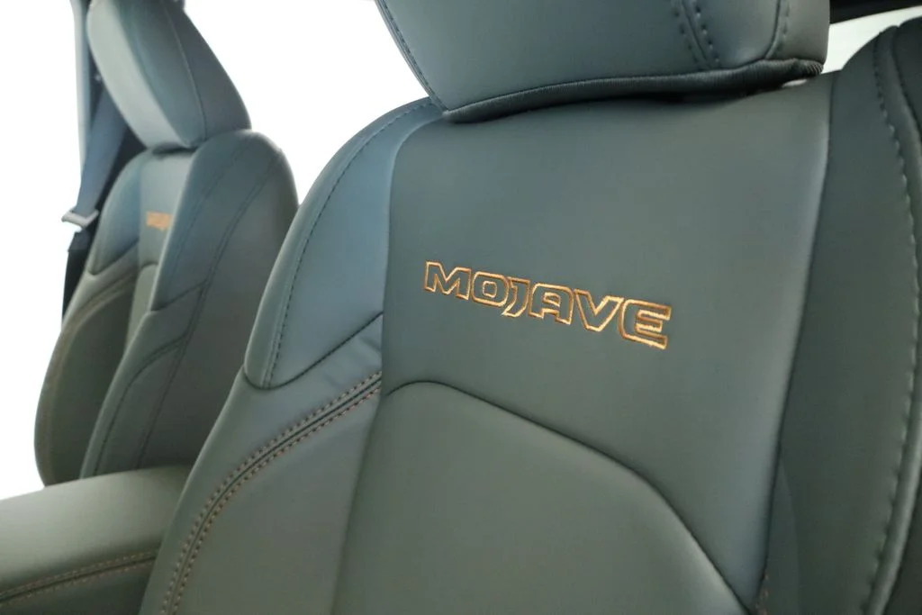 New 2026 Anvil Clear-Coat Exterior Paint Jeep Mojave X image 29