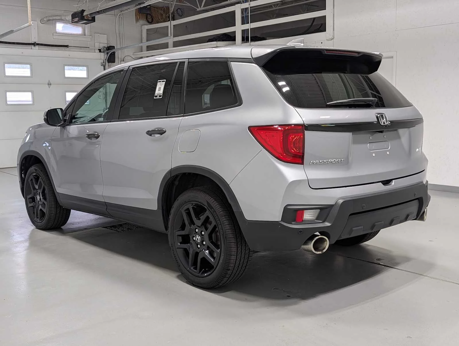 2024 Honda Passport EX-L - Photo 11