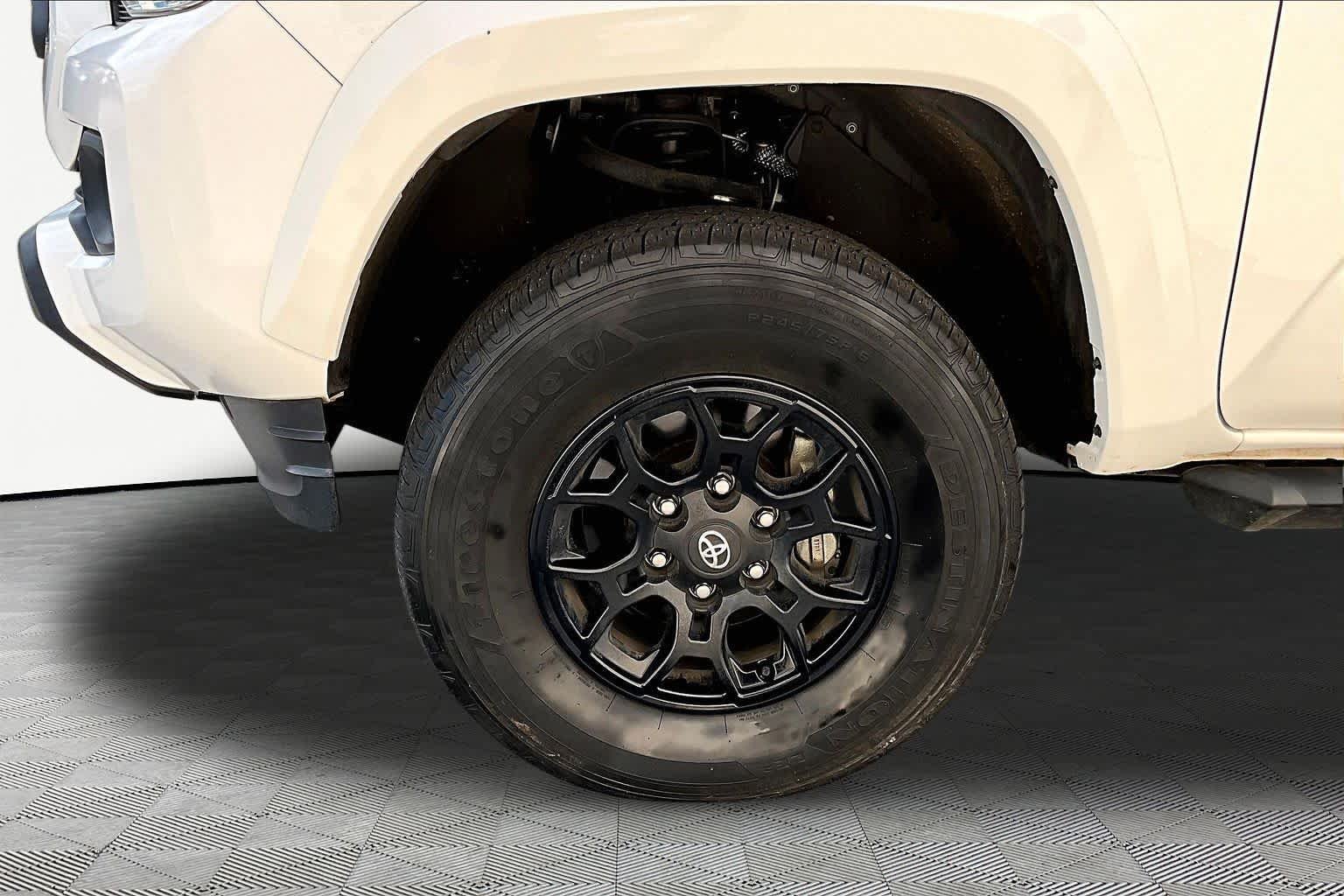 Used 2021 Super White Toyota SR5 image 11